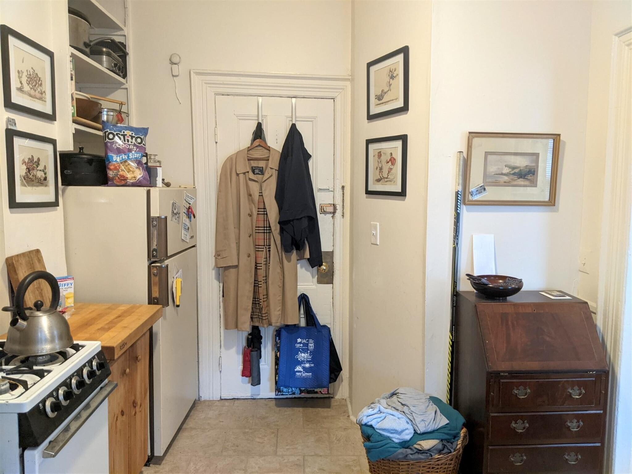 Building Photo - 2 Evergreen Sq