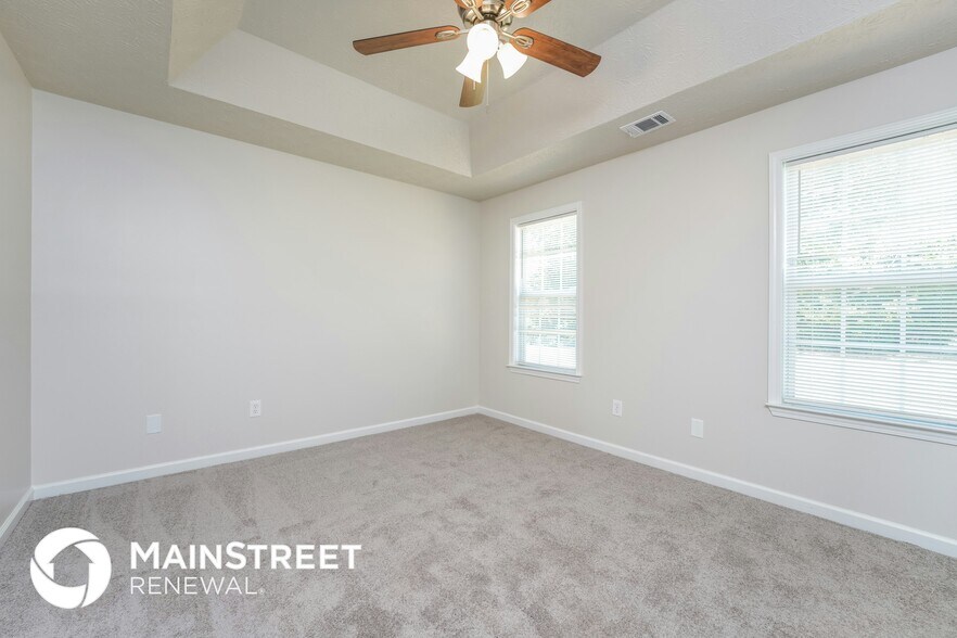Building Photo - 40 Oak Hill Dr