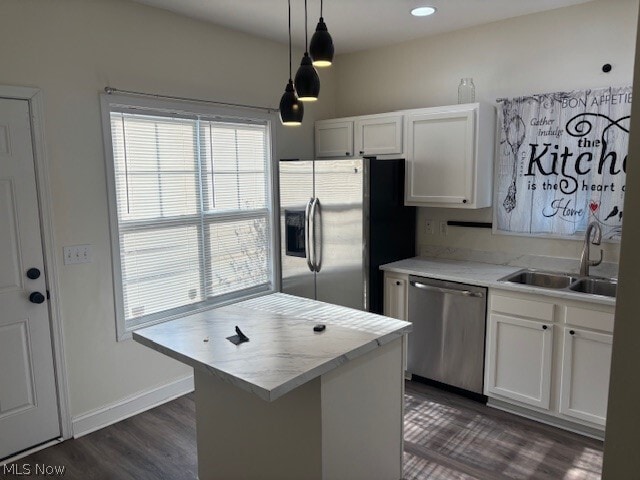 Building Photo - 844 Royal Rd