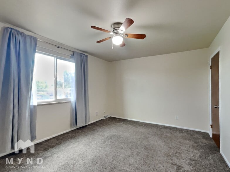 Building Photo - 5390 King Ct