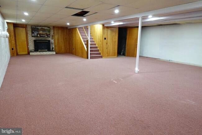 Building Photo - 25 Homestead Dr