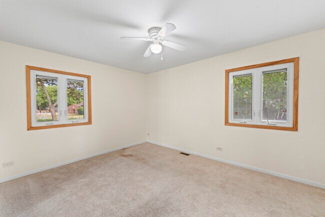 Building Photo - 109 Landmeier Rd