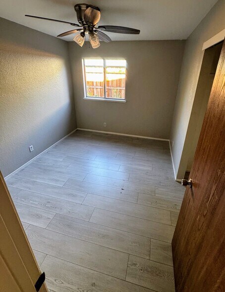 Building Photo - 615 Oriole Ave