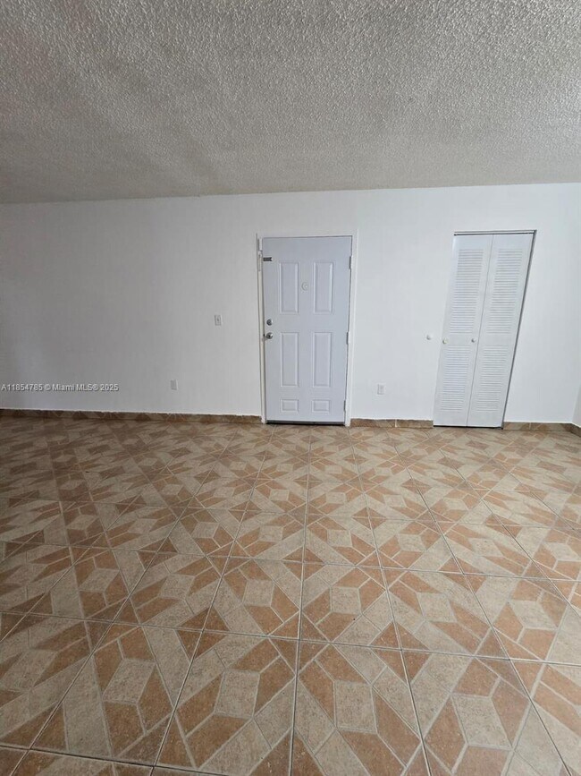 Building Photo - 15620 SW 80th St