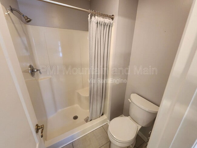 Building Photo - 4000 Laurel Park Hwy