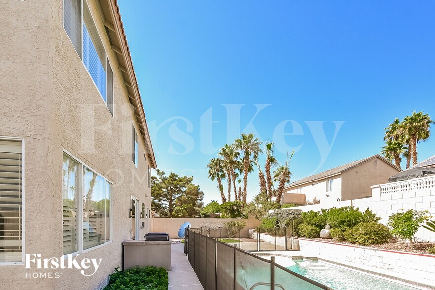 Building Photo - 9562 Teton Vista Ave