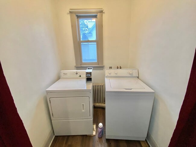 Building Photo - 4 Bedroom near Downtown Fargo!