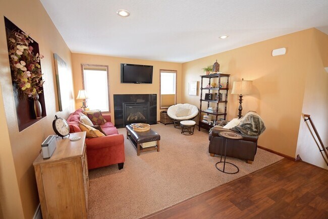 Building Photo - Fantastic 4 Bedroom 2 Bath House For Rent in Sartell - Sartell Schools