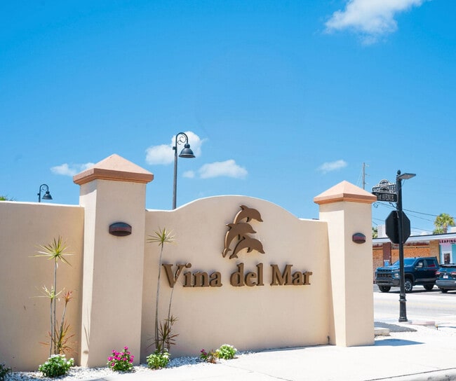 Building Photo - 2173 W Vina Del Mar Blvd