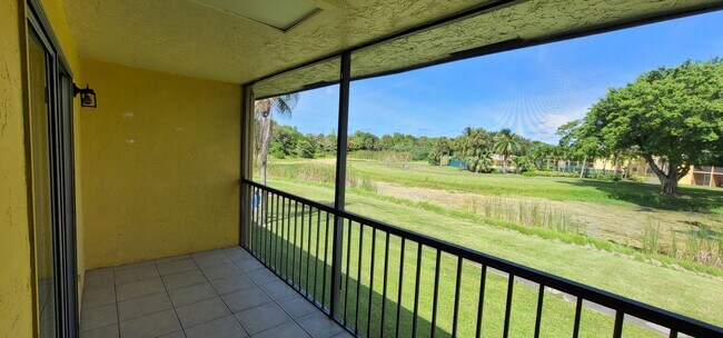 Building Photo - 1824 Meadows Cir W