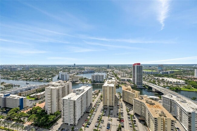 Building Photo - 1830 S Ocean Dr
