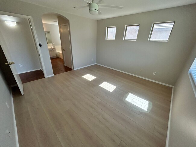 Building Photo - Spacious 3Bd 2 Ba Home In Litchfield Park ...