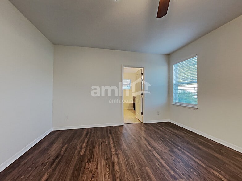 Building Photo - 344 Red Kite Dr