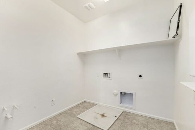 Building Photo - Beautiful Gilbert home located in the desirable Windhaven community!