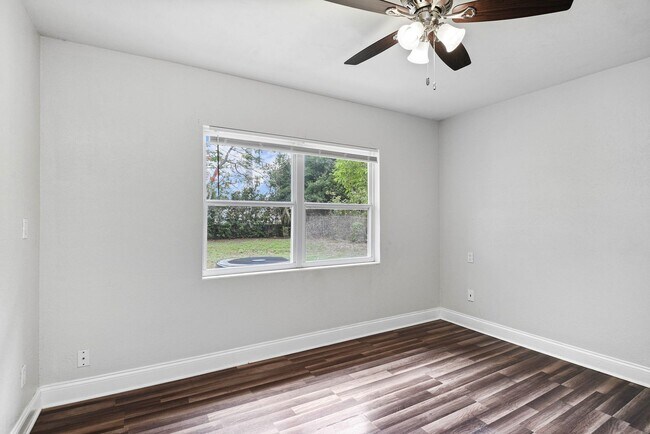 Building Photo - 3 Bedroom home in Belle Isle