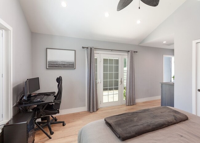 Building Photo - *Unfurnished* Gorgeous 4-Bed Oasis with Po...