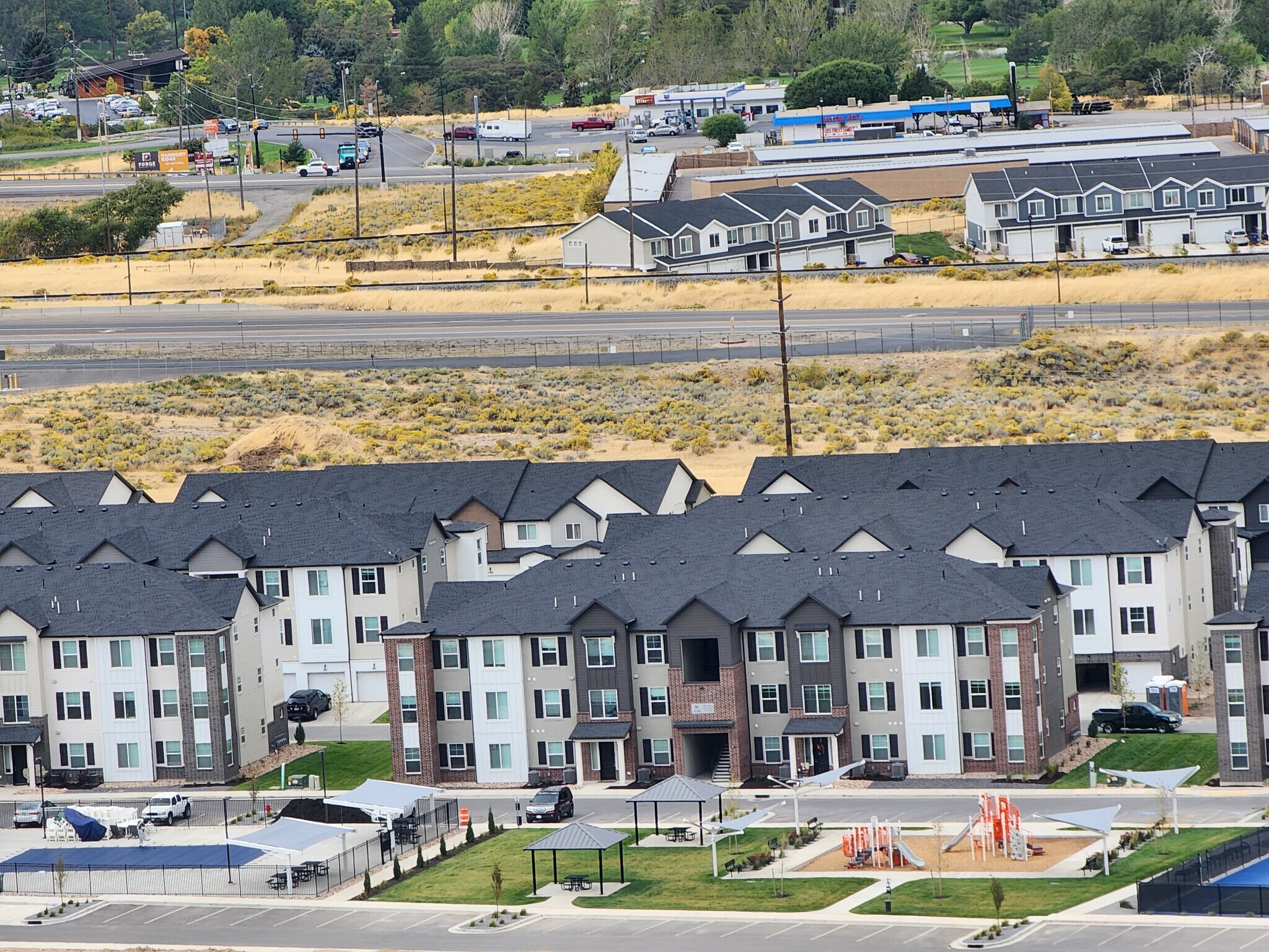 Building Photo - 4735 S Alder Dr