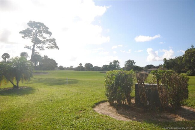 Building Photo - 5333 SE Miles Grant Rd