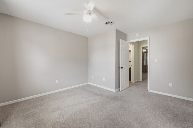 Building Photo - 5475 Davis Way