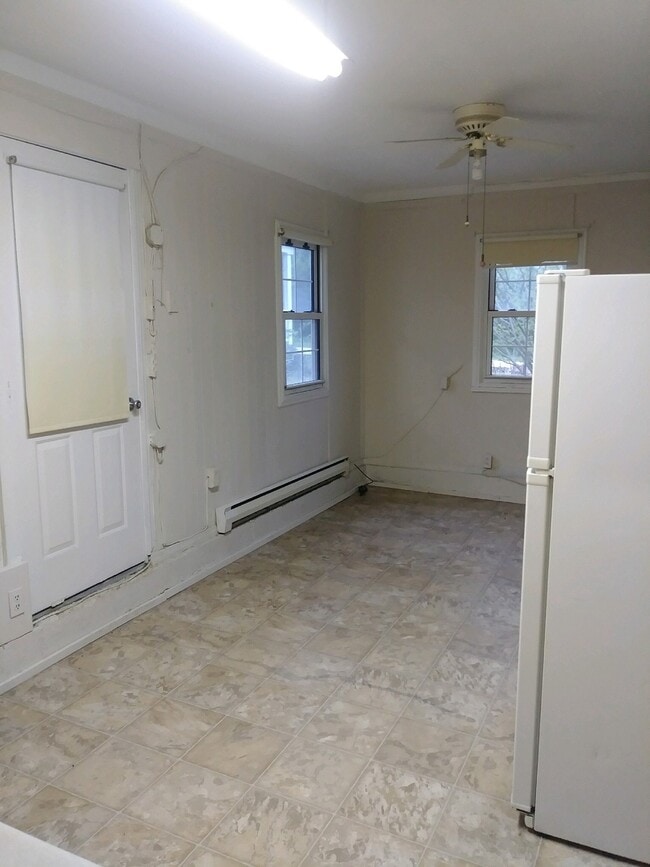 Building Photo - Apartment 09