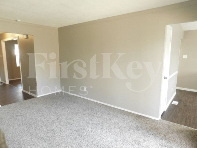 Building Photo - 2030 E Humes Ln