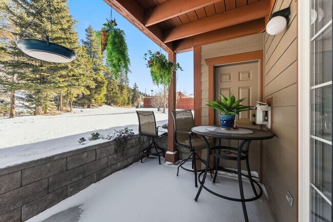 Building Photo - Furnished 2BR/2BA Breckenridge Condo | Garage, Fireplace & Hot Tubs | Available Oct. 1