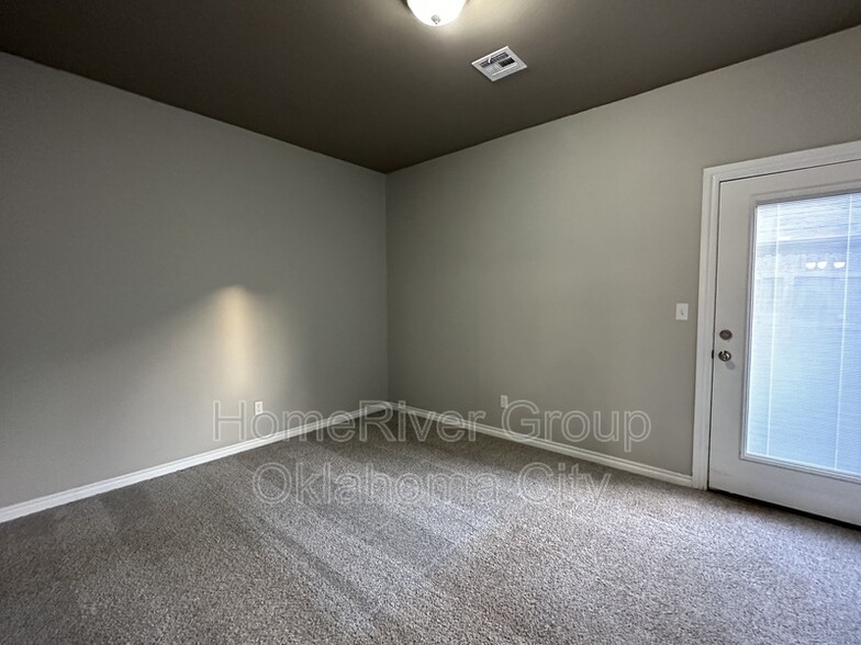 Building Photo - 920 SW 91st St
