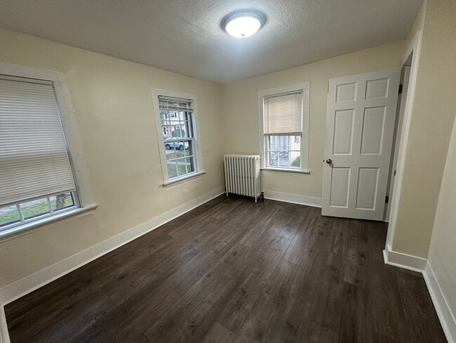 Building Photo - 1024-1026 Waverly St