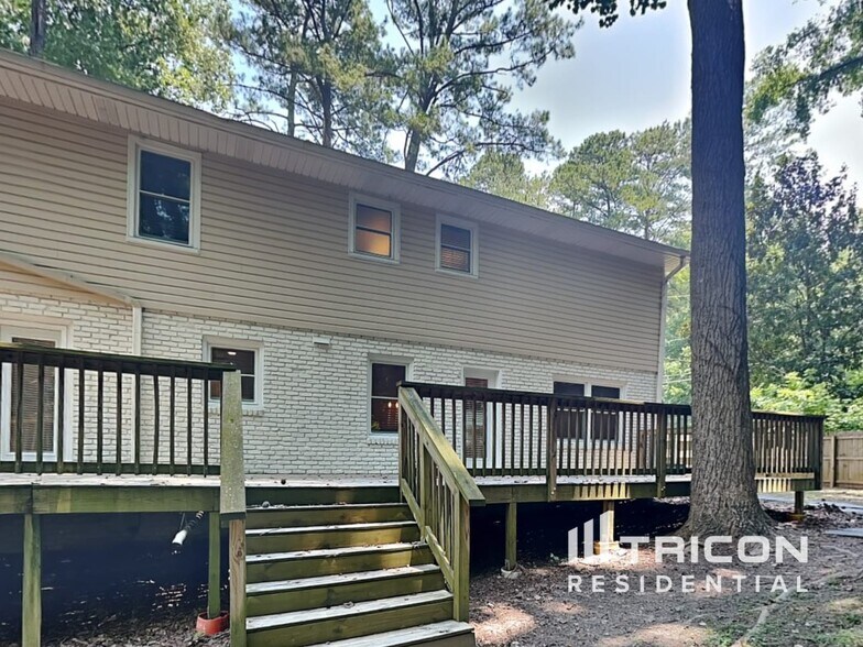 Building Photo - 81 Cecil Dr
