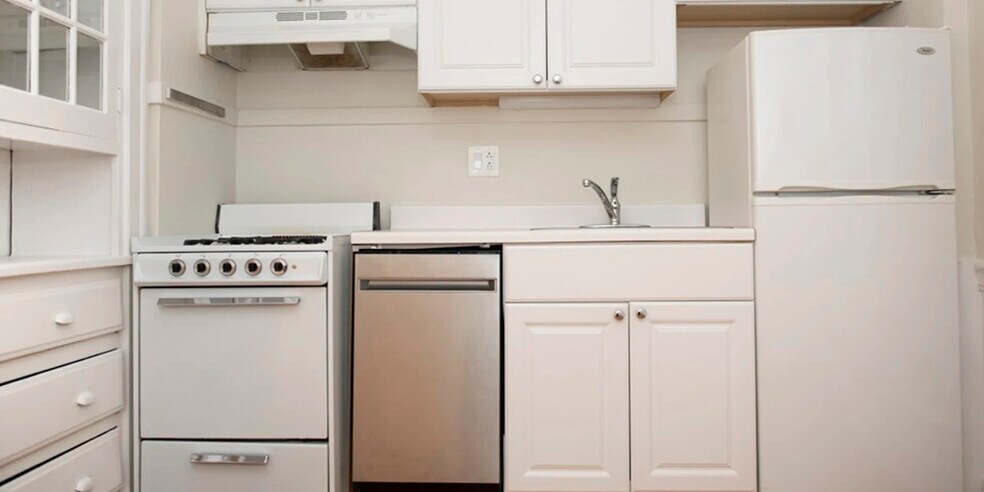 Building Photo - 2151 N Fremont St