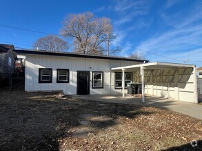 Building Photo - Adorable home near Dundee