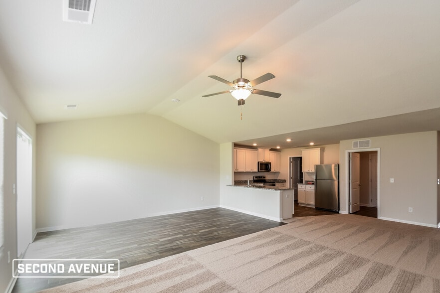 Building Photo - 639 Wild Tulip Ct