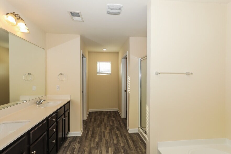 Building Photo - 203 Hamilton Pointe Dr