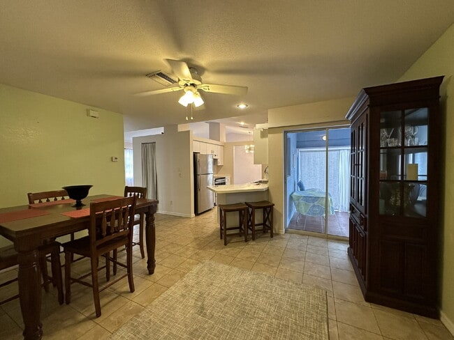 Building Photo - You'll love this charming 3/2/2 home in th...