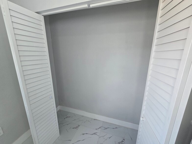 Building Photo - 1320 NE 211th Ter