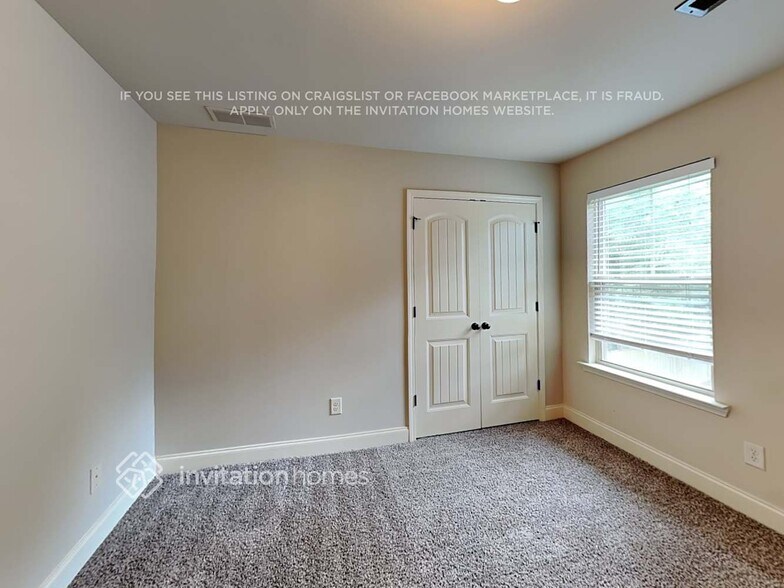 Building Photo - 193 Fairway Dr