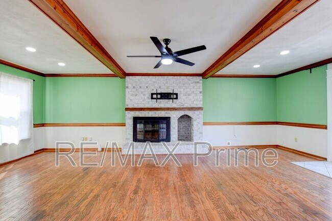 Building Photo - 412 Saddle Ct