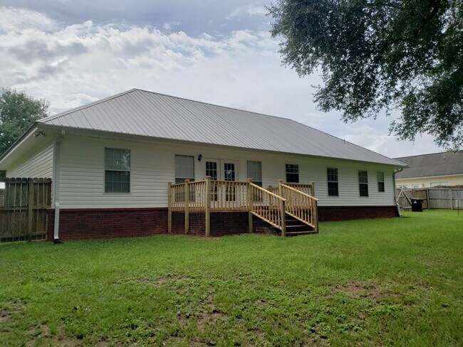 Building Photo - Available January!