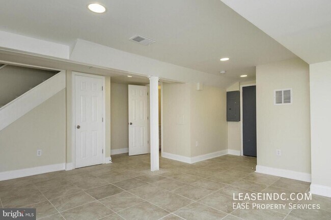 Building Photo - 4707 9th St NW
