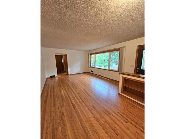 Building Photo - 3209 Welcome Ave N