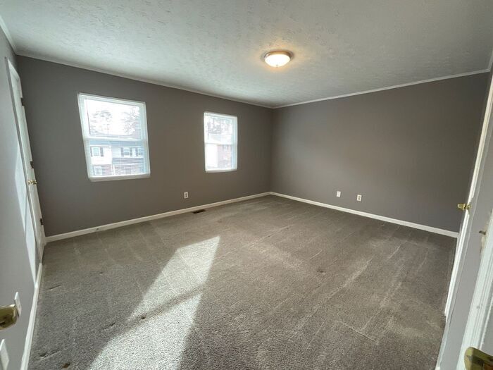 Building Photo - 1439 Springleaf Cir SE