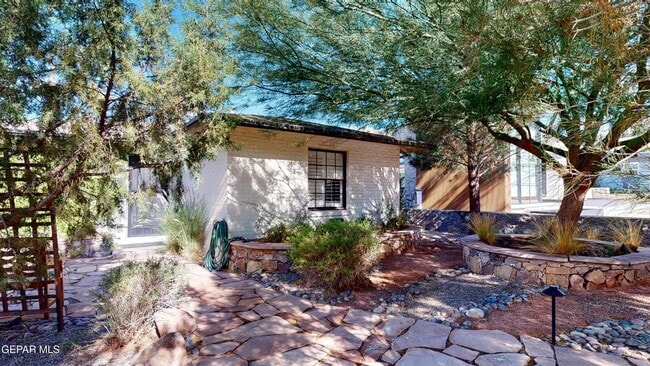 Building Photo - 1103 Madeline Dr