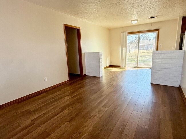 Building Photo - Close to Everything!