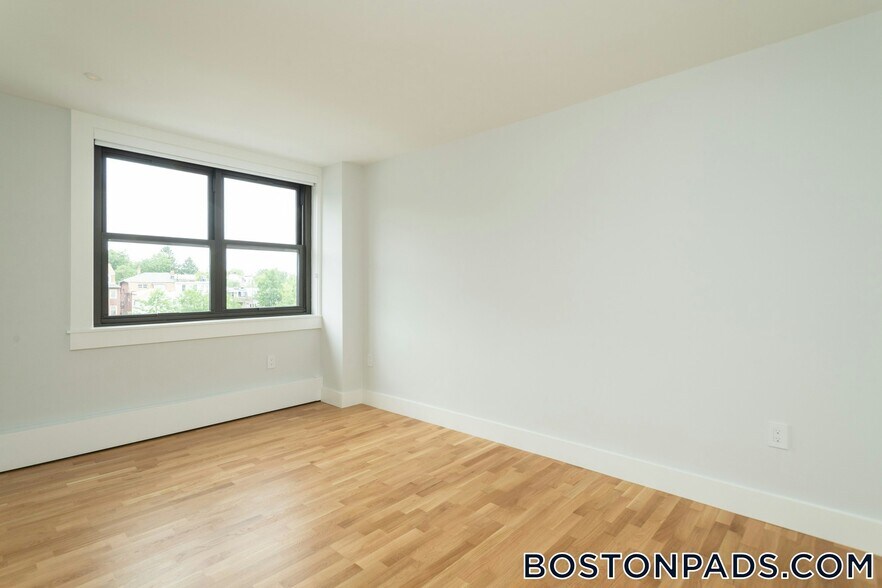 Building Photo - 1410 Columbia Rd