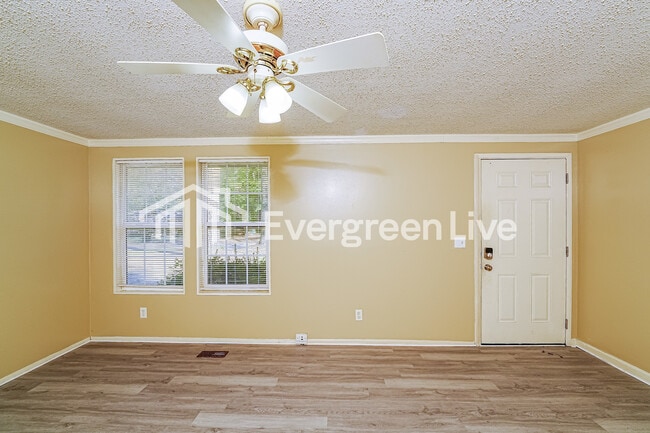 Building Photo - 2524 Oak Leaf Ln