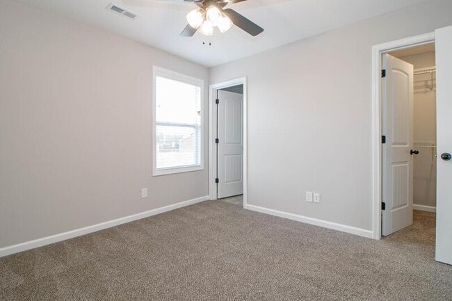 Building Photo - 1115 Hillwood Dr
