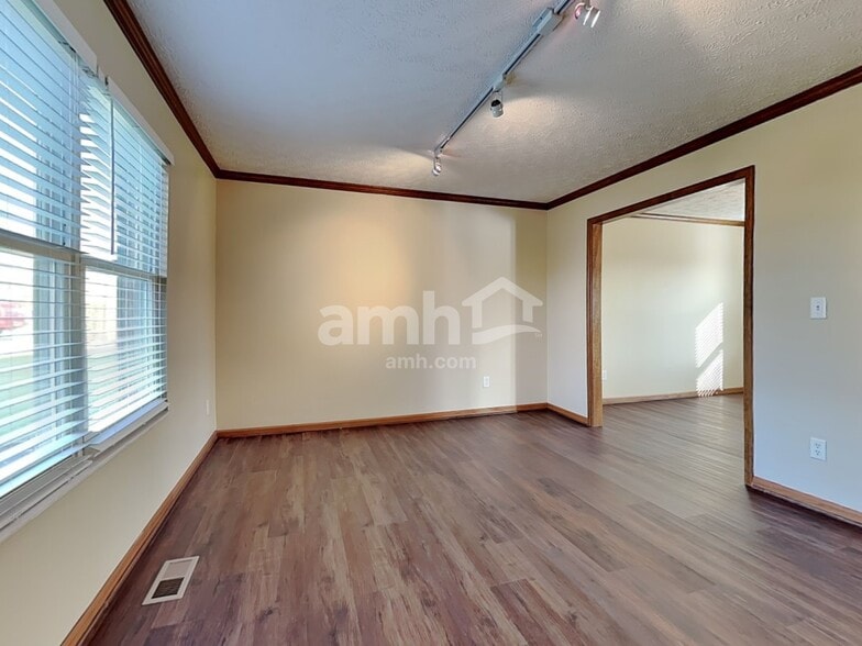 Building Photo - 6588 Taylor Trace Ln