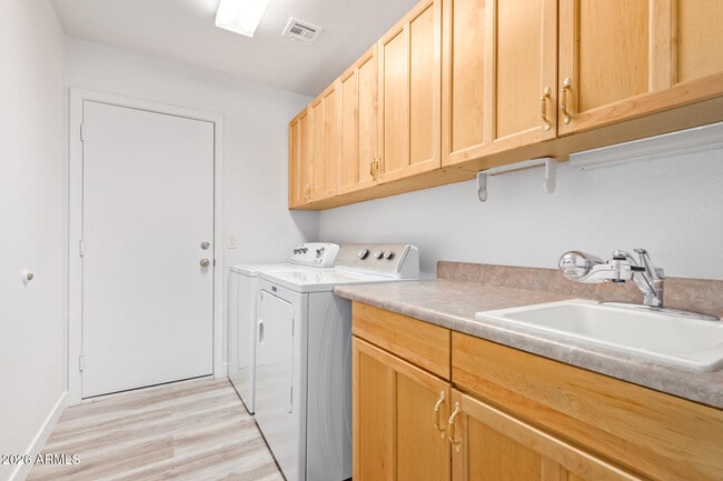 Building Photo - 2232 S Nielson St