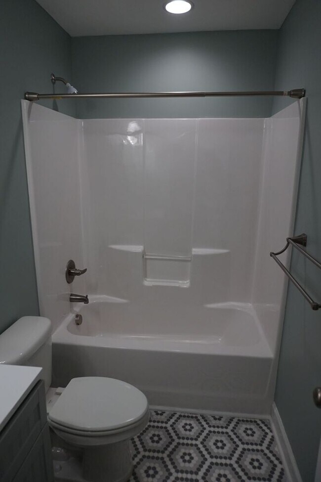 Building Photo - 3 Bedroom 2 Full bathrooms w/ Bonus room in Richlands!
