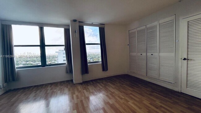 Building Photo - 2899 Collins Ave